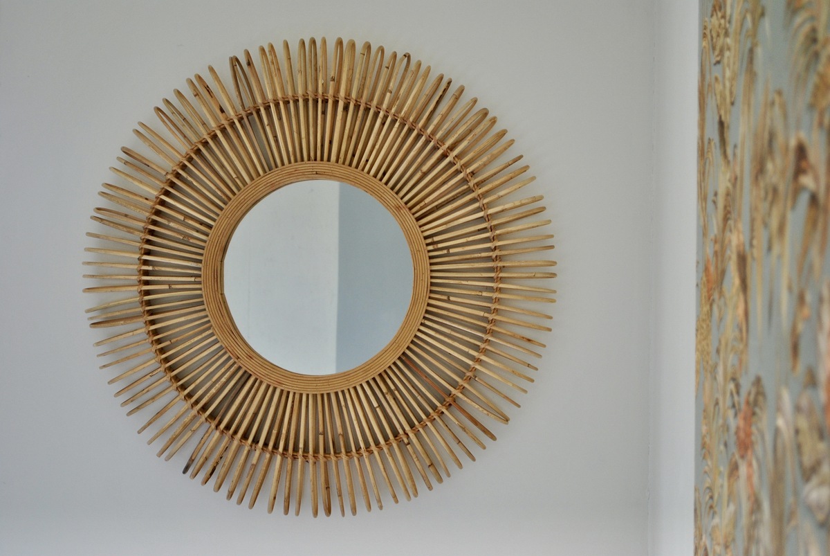 Spiegel in de vorm van een zon